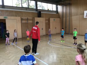 2a – Mit Handball starten wir voll durch!