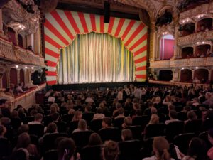 Besuch in der Oper – 2B, 4A & 4C